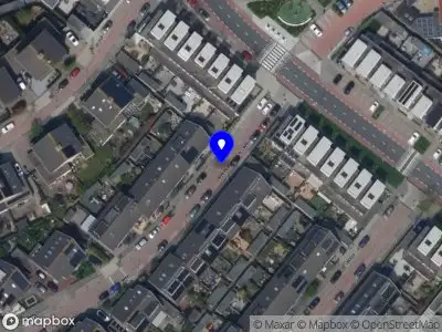 Ambulance met grote spoed naar de Maria van Hongarijelaan in Leiderdorp