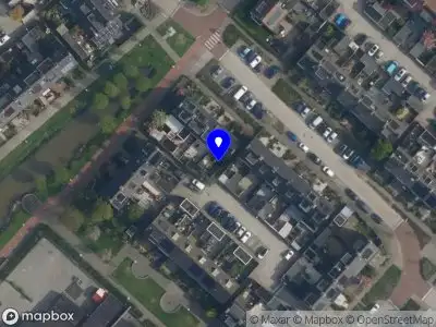 Ambulance met grote spoed naar de Veenderij in Nootdorp