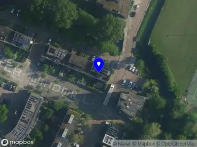 Ambulance met grote spoed naar de Fanny Durackstraat in Amsterdam