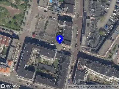 Ambulance met grote spoed naar de Vijlkapperstraat in Rotterdam