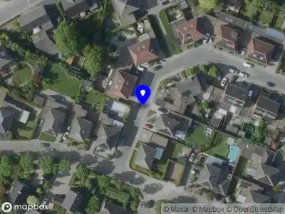 Ambulance met grote spoed naar de Huiskenshof in Roermond