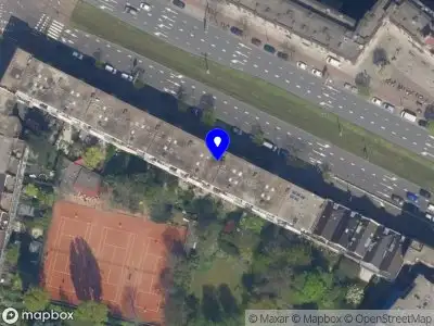 Ambulance met grote spoed naar de Schieweg in Rotterdam