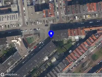 Ambulance met grote spoed naar de Schildstraat in Rotterdam