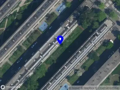 Ambulance met grote spoed naar de Juliana van Stolbergstraat in Amsterdam