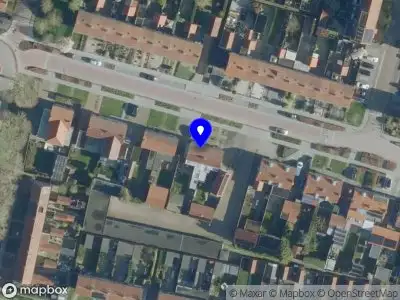 Ambulance met gepaste spoed naar de Burgemeester van der Lelystraat in Woudrichem