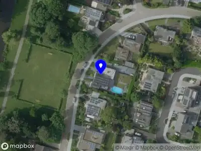 Brandweer met gepaste spoed naar de Kasteel Kessenichstraat in Roermond vanwege een buitenbrand