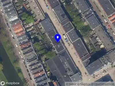 Ambulance met grote spoed naar de Van der Schellingstraat in Rotterdam
