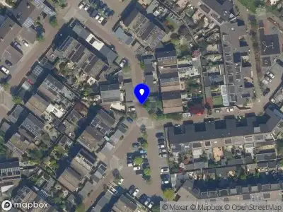 Ambulance met grote spoed naar de Lorentzdreef in Maassluis