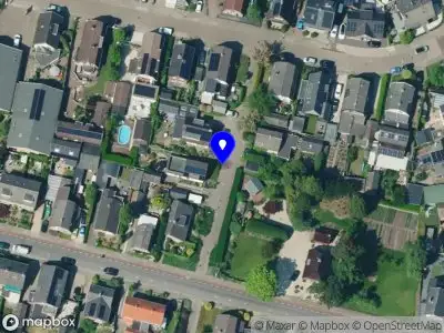 Brandweer met gepaste spoed naar de Damhertstraat in Apeldoorn