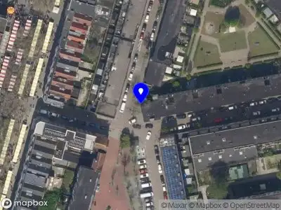Ambulance met grote spoed naar de Adriaen Nimantsstraat in Rotterdam