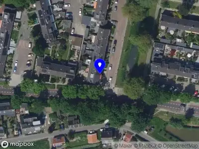 Ambulance met grote spoed naar de Eikenlaan in Dordrecht