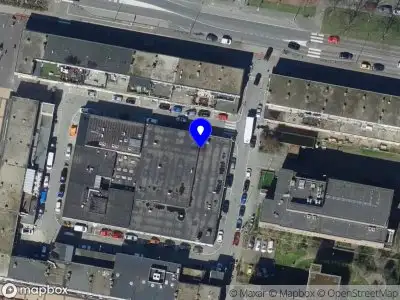 Ambulance met grote spoed naar de Baarlandhof in Rotterdam
