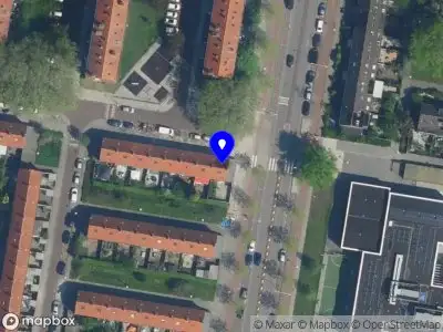 Ambulance met grote spoed naar de Jan Abelszstraat in Amsterdam