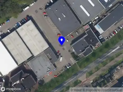 Ambulance met grote spoed naar de Ank van der Moerstraat in Leiden