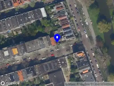 Ambulance met grote spoed naar de Klein-Coolstraat in Rotterdam