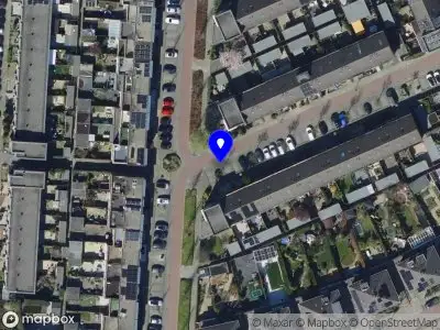 Ambulance met grote spoed naar de Hulstwede in Barendrecht