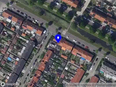 Ambulance met gepaste spoed naar de Van Eesterensingel in Alblasserdam