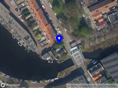 Ambulance met gepaste spoed naar de Lange Nieuwstraat in Schiedam