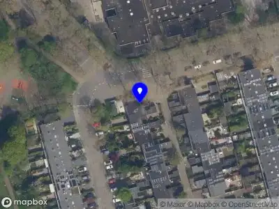 Ambulance met grote spoed naar de Driedistel in Rotterdam