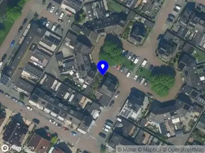 Ambulance met grote spoed naar de Polkabaai in Volendam