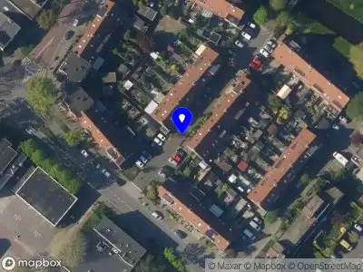 Ambulance met grote spoed naar de Groenvinkerf in Voorschoten