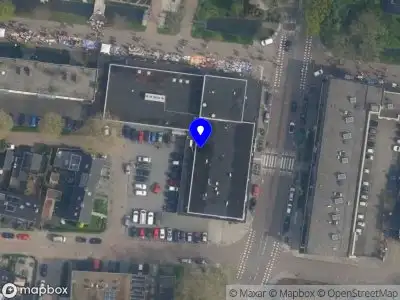 Politie naar de Nedereind winkelcentrum in Nieuwegein vanwege aanrijding met letsel