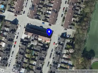 Ambulance met grote spoed naar de Snurrevaad in Hoogvliet Rotterdam