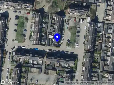 Ambulance met grote spoed naar de Landmanshof in Hendrik-Ido-Ambacht