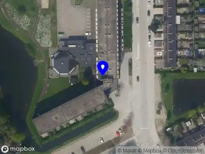 Ambulance met grote spoed naar de Huniadijk in Rotterdam