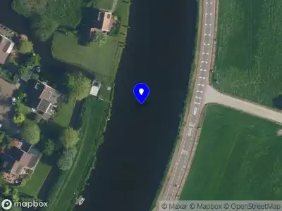 Brandweer met grote spoed naar de Hillegommerdijk in Beinsdorp vanwege voertuigen te water