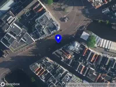 Brandweer met gepaste spoed naar de Koningsplein in Amsterdam