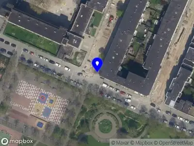 Ambulance met gepaste spoed naar de Rösener Manzstraat in Rotterdam