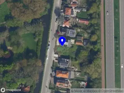 Ambulance met gepaste spoed naar de Overschiese Kleiweg in Rotterdam