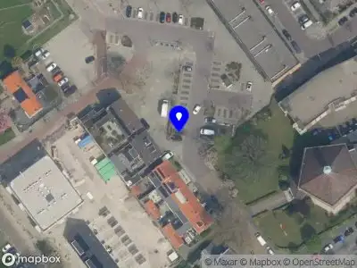 Ambulance met grote spoed naar de Nassaustraat in Maasdijk