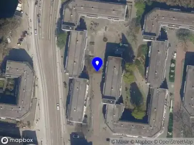 Ambulance met grote spoed naar de Oudaenstraat in Rotterdam