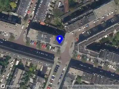 Ambulance met grote spoed naar de Frans Bekkerstraat in Rotterdam