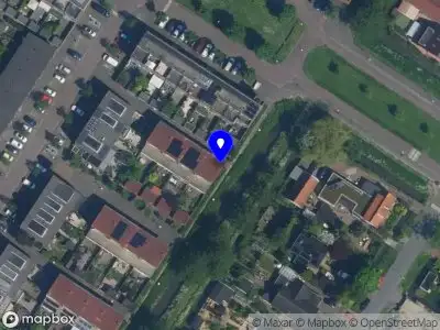 Ambulance met gepaste spoed naar de Pennyhof in Amsterdam