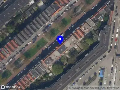 Ambulance met grote spoed naar de Polderlaan in Rotterdam