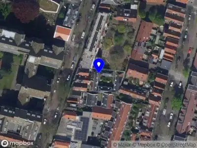 Ambulance met grote spoed naar de Schachtenhof in Leiden
