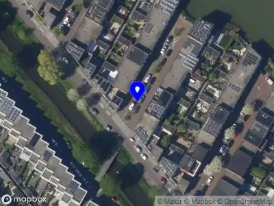 Ambulance met grote spoed naar de Alikruikhof in 's-Gravenhage