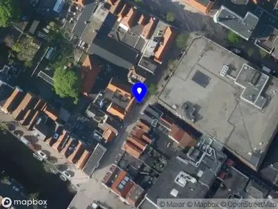 Ambulance met gepaste spoed naar de Ridderstraat in Alkmaar