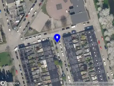 Ambulance met gepaste spoed naar de Alida Tartaud-Kleinstraat in Rotterdam