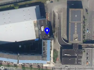 Ambulance met gepaste spoed naar de Crooswijksestraat in Rotterdam