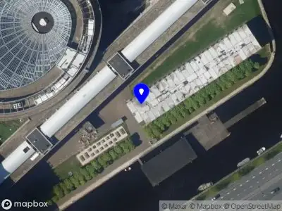 Politie met gepaste spoed naar de Cruquiuskade in 's-Gravenhage