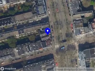 Ambulance met grote spoed naar de 's-Gravendijkwal in Rotterdam