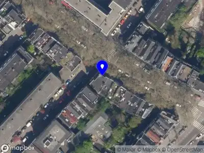 Ambulance met gepaste spoed naar de Rodenrijselaan in Rotterdam