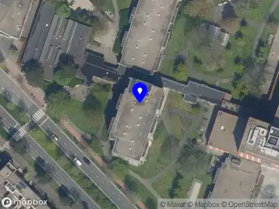 Ambulance met grote spoed naar de De Vloot in Maassluis