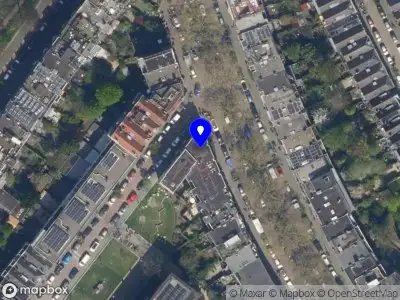 Ambulance met grote spoed naar de Schiebroekselaan in Rotterdam