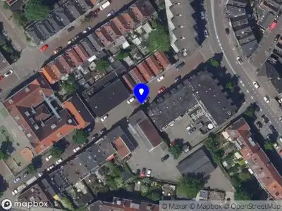 Ambulance met grote spoed naar de Christiaan de Wetstraat in Dordrecht