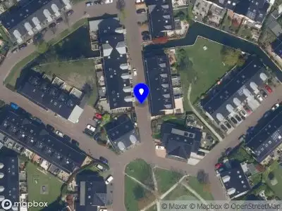 Brandweer met gepaste spoed naar de Raoul Wallenbergborg in Schiedam